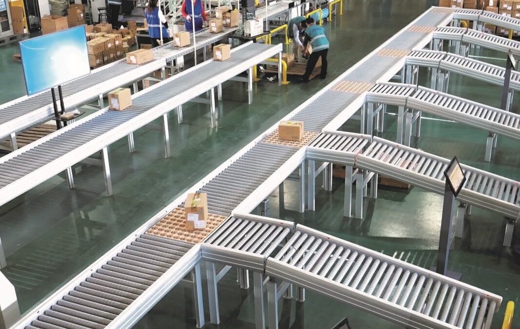 “Efficiency Unleashed: Conveyors that Revolutionize the Plastics Industry”